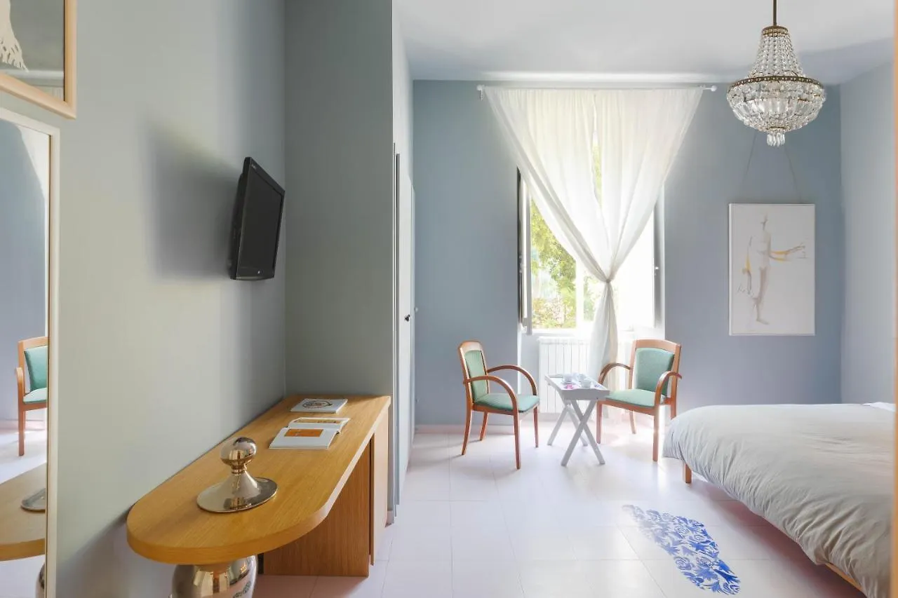 Tarshito Gallery House Roma Рим