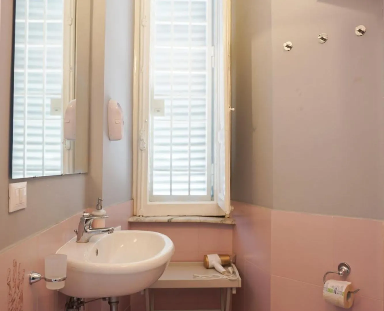Penzion Tarshito Gallery House Roma